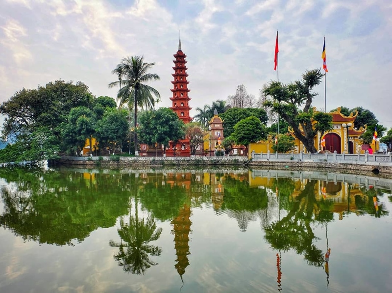 Tran Quoc Pagoda in West Lake, Hanoi