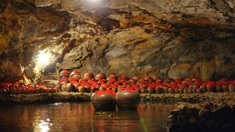 trang-an-boat-tour-cave