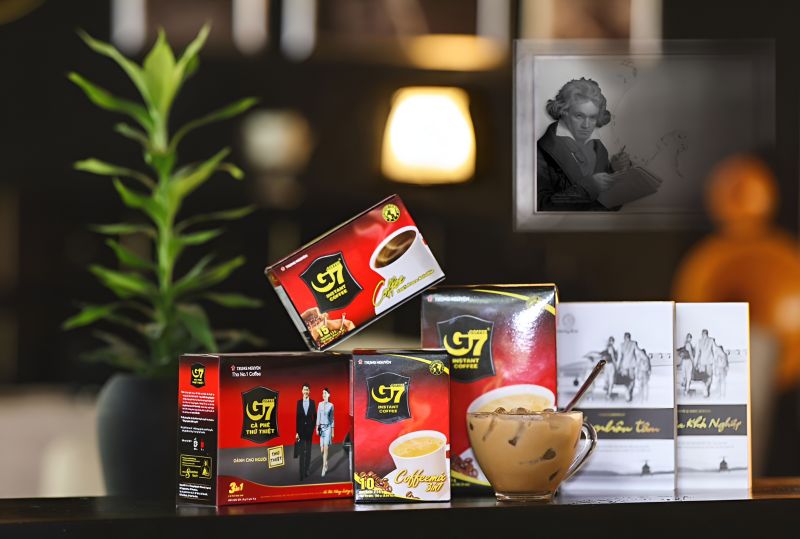 Vietnamese coffee and tea Trung Nguyên Highlands Coffee G7 blend Ben Thanh Market 250g pack