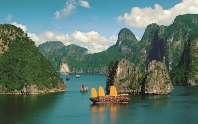 best-time-to-travel-halong-bay-to-hanoi-october-december.jpg