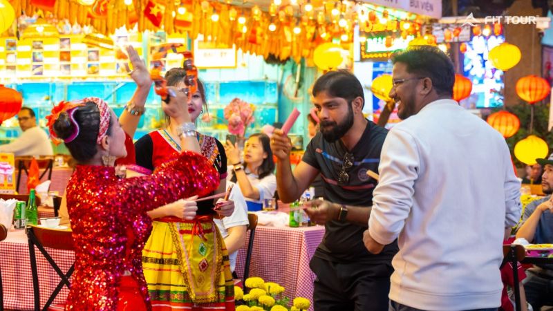 Bui Vien Walking Street Opening Hours and Night Atmosphere