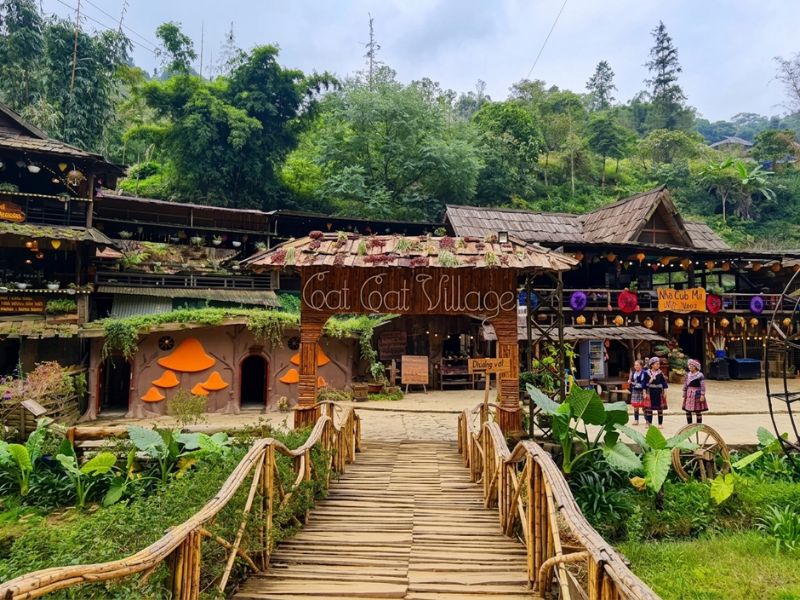 Cat Cat Village entrance gate with ticket booth showing 150,000 VND adult fee signage and Sapa visitor queue in 2026