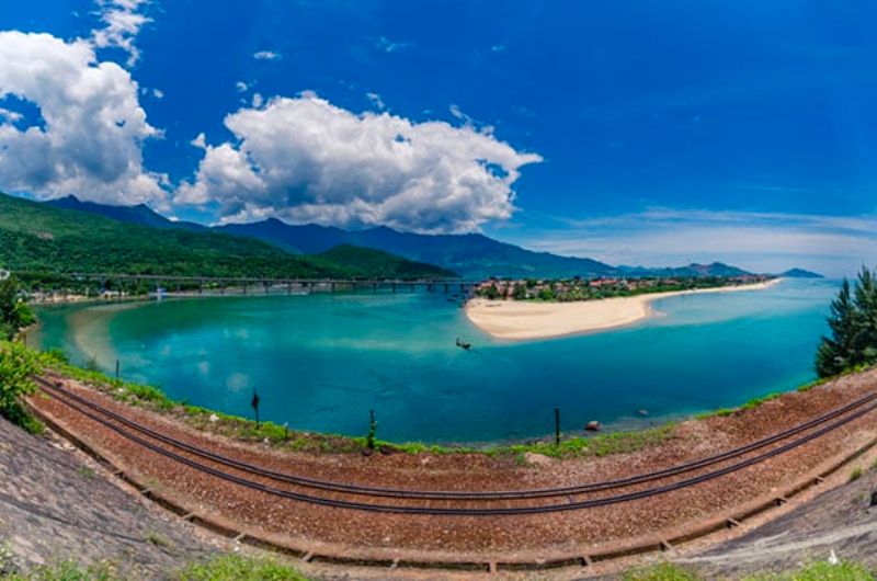 Danang to Hanoi by train