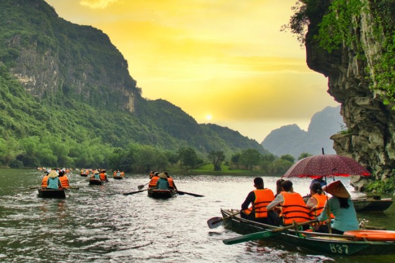 Day 2: Hanoi - Ninh Binh (Hoa Lu Trang an) (Private Tour) (B)
