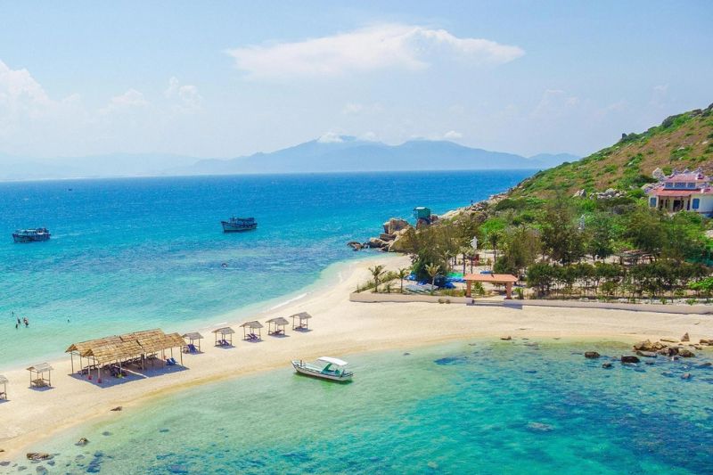 Day 2: Phu Quoc - 4-Island Tour with Cable Car (Private Transsfer, Group Tour) (B, L)