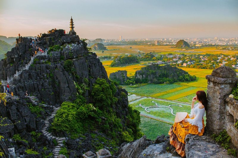 Day 2: Hanoi - Ninh Binh (Hoa Lu Trang an) (Private Tour) (B)