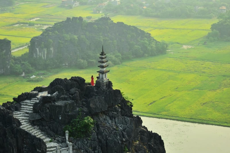 Day 2: Day trip to Ninh Binh - Hoa Lu - Trang An