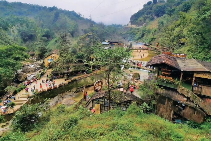 Day 3: Sapa Arrival - Cat Cat Village (Private Tour) (B)