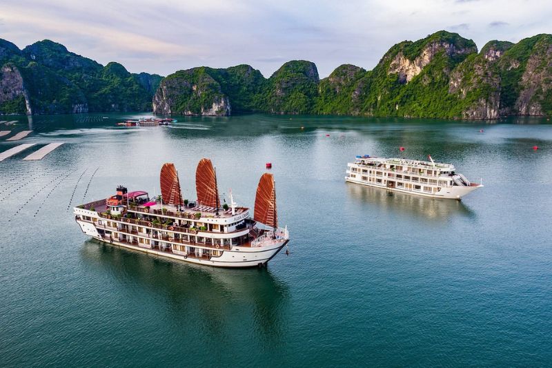 Day 3: Halong - Hanoi (Private Transfer), Hanoi - Fly to Ho Chi Minh (Private Transfer with Airport Pick-Up Guide) (B, Br)