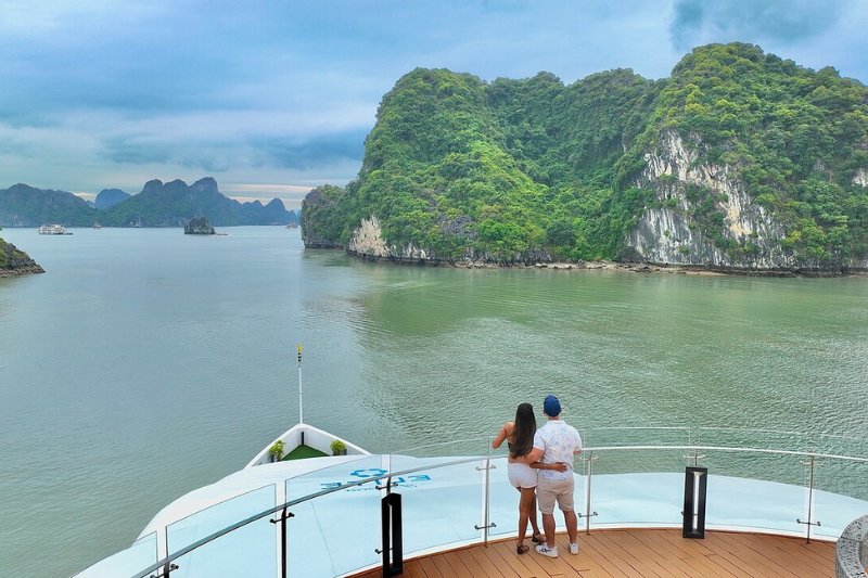 Day 4: Halong - Hanoi (Private Transfer, no Guide Via the Expressway), Hanoi - Fly to Danang (B, Br)