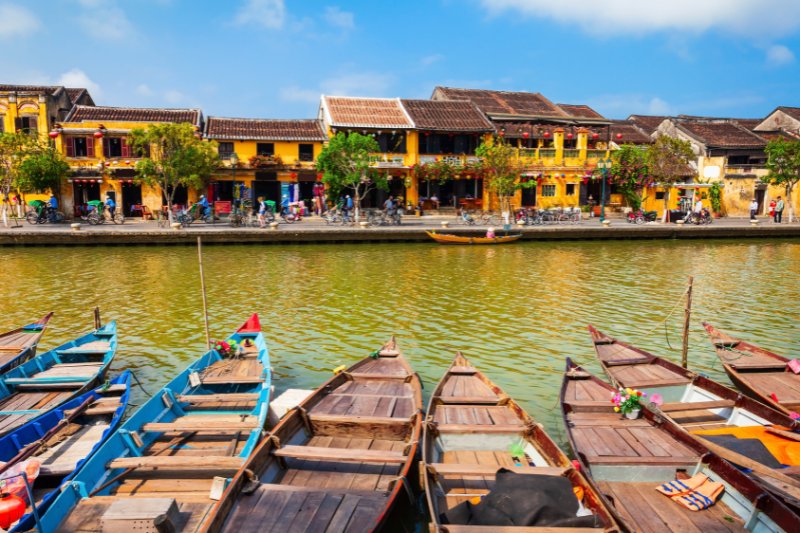 Day 4: Da Nang - Hoi An Ancient Town - Hoi An Memory Show (B, D)