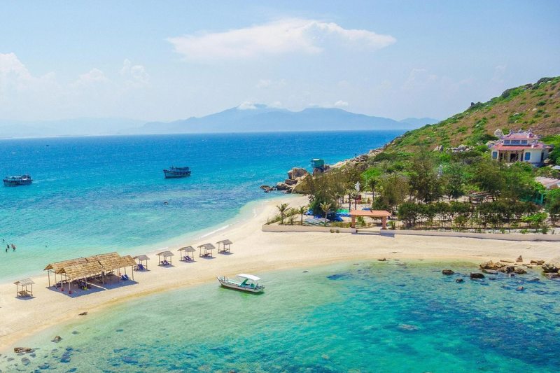 Day 5: Hanoi - Fly to Phu Quoc (B)