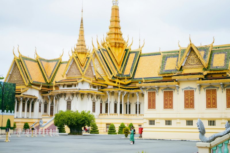 Day 7: Siem Reap - Transfer to Phnom Penh by Bus (B)