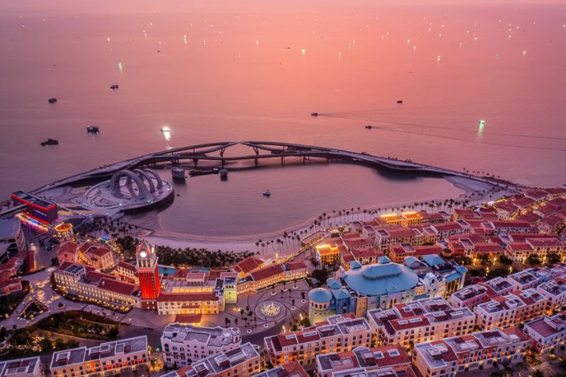 Day 8: Danang - Fly to Phu Quoc (B)