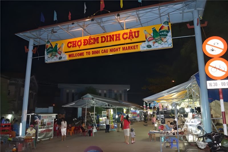 Dinh Cau Night Market Phu Quoc on Tran Hung Dao Street with 150 stalls of pearls handicrafts and street food