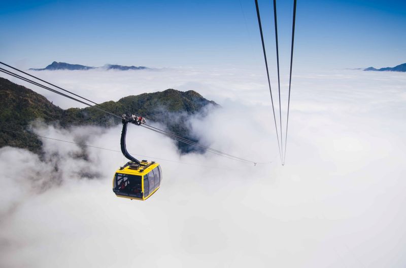 Sun World Fansipan Legend cable car gondola ascending the 6292 metre route to the 3143 m summit, INR ticket pricing 2026