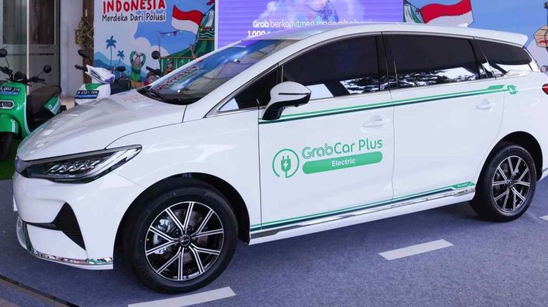 GrabCar Transport to Bui Vien Walking Street