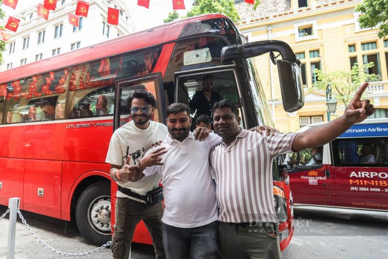 Halong Bay to Hanoi transfer for Indian tourists with Vietnamtour.in private vehicle waiting at Tuan Chau Marina with English-speaking driver