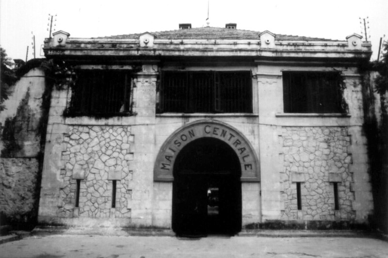 hoa lo prison