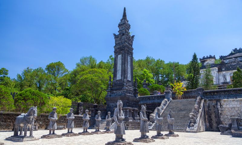 Khai Dinh Tomb entrance fee of approximately ₹535 per adult and opening hours summary for 2026