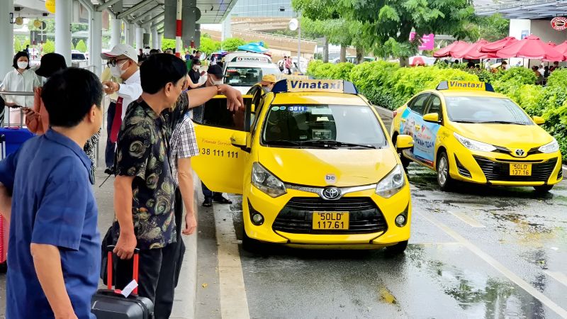 Grab car taxi arriving Sunset Town Kiss Bridge from Duong Dong 30 to 45 minutes route Phu Quoc