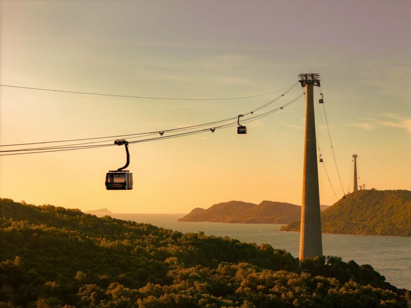 Hon Thom Cable Car world's longest 3-wire sea-crossing 7,899.9 metres aerial view Kiss Bridge arms