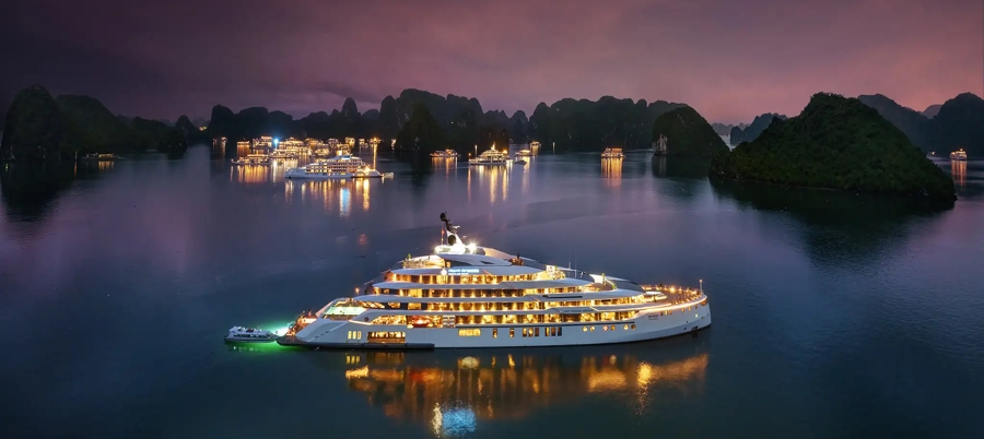 luxury cruise on halong bay