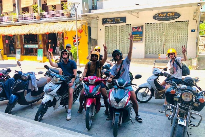 Motorbike rental scam in Vietnam shop demanding passport collateral from Indian tourist in Da Nang
