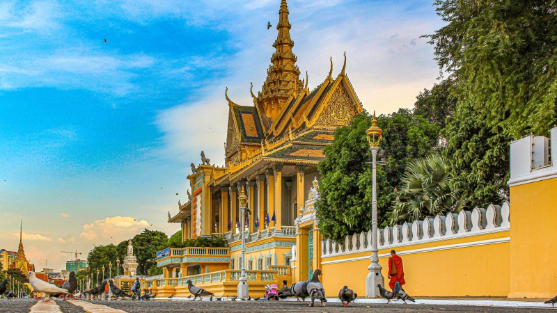 8 Days in Indochina: Angkor Temples & the Mekong Delta