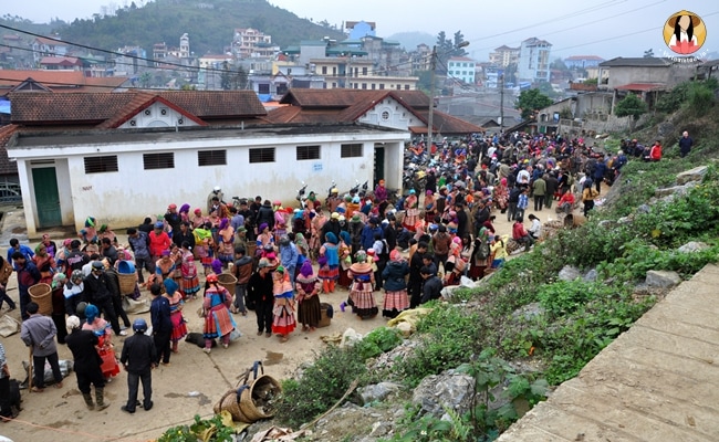 Bac Ha Market in the morning