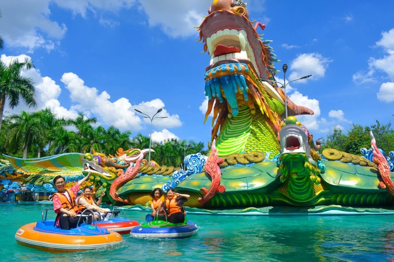 suoi tien theme park