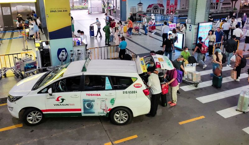 Taxi scam in Vietnam rigged meter at Noi Bai Airport Hanoi overcharging Indian tourists