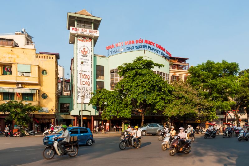 Thang Long Water Puppet Theater location map showing 10-minute walk from Hanoi Old Quarter via Hoan Kiem Lake