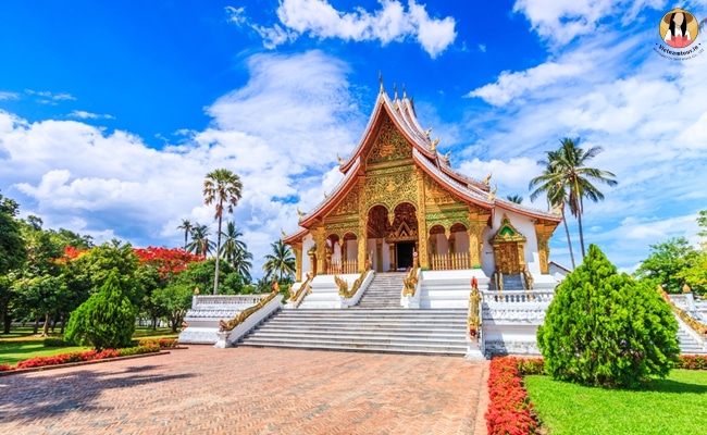 things to do in laos royal palace