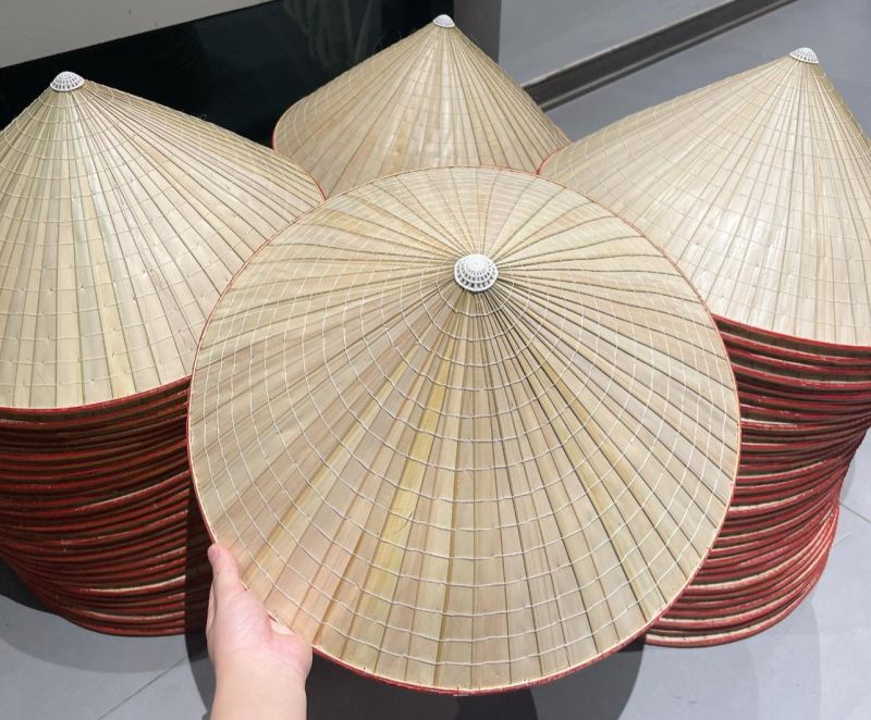 Non La conical palm-leaf hat Vietnamese iconic lightweight souvenir 100 to 180 grams
